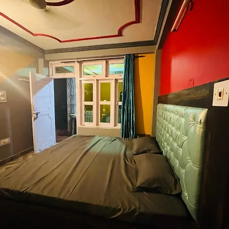 Shanti Cafe & Hostels Kasol Exterior photo