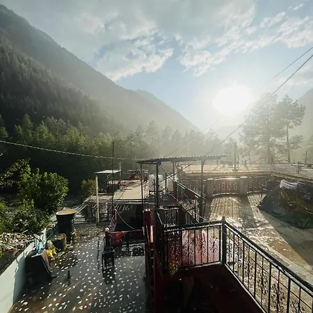 Shanti Cafe & Hostels Kasol Exterior photo