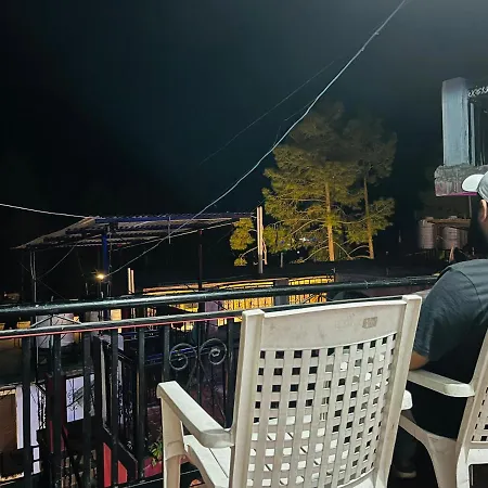 Shanti Cafe & Hostels Kasol Exterior photo