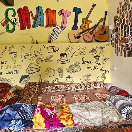 Shanti Cafe & Hostels Kasol Exterior photo