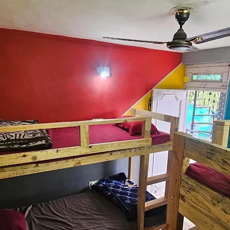 Shanti Cafe & Hostels Kasol Exterior photo
