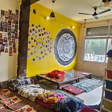 Shanti Cafe & Hostels Kasol Exterior photo