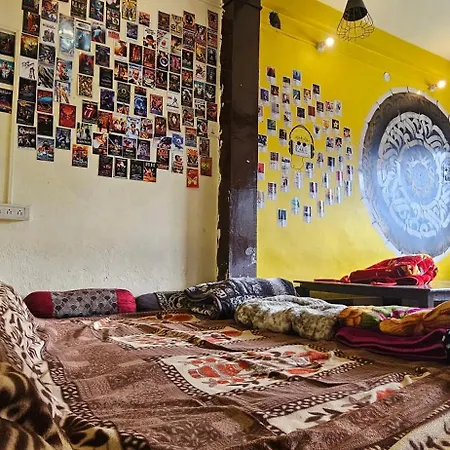 Shanti Cafe & Hostels Kasol Exterior photo