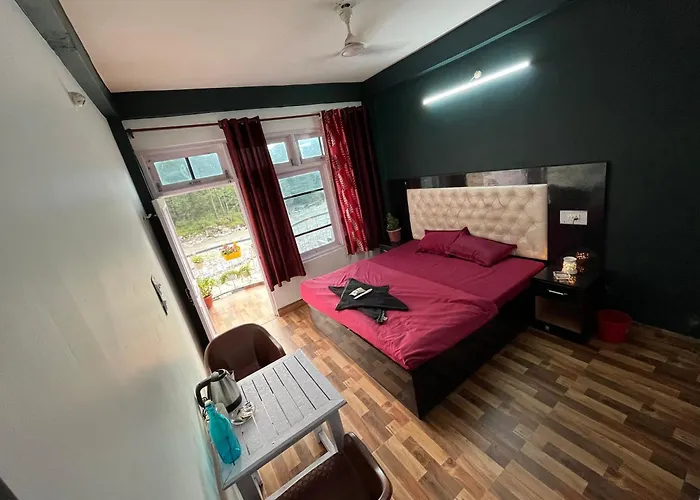 Shanti Cafe & Hostels