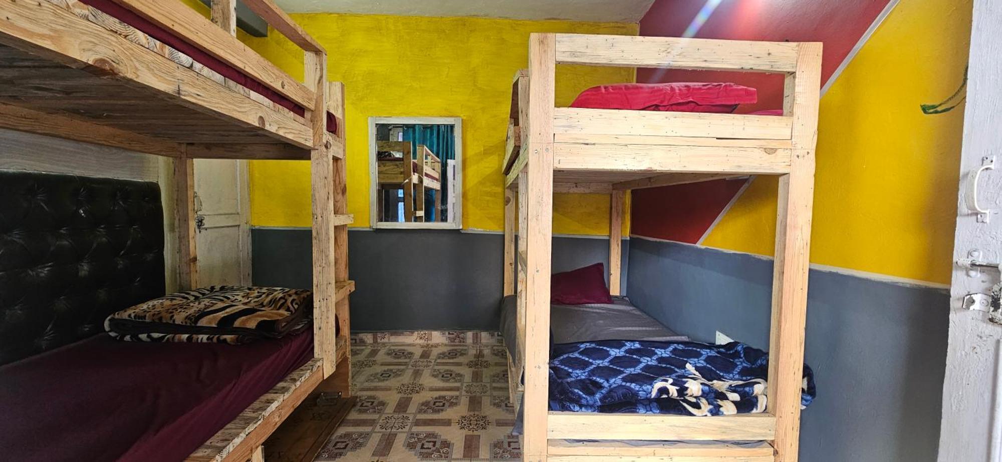 Shanti Cafe & Homestay *