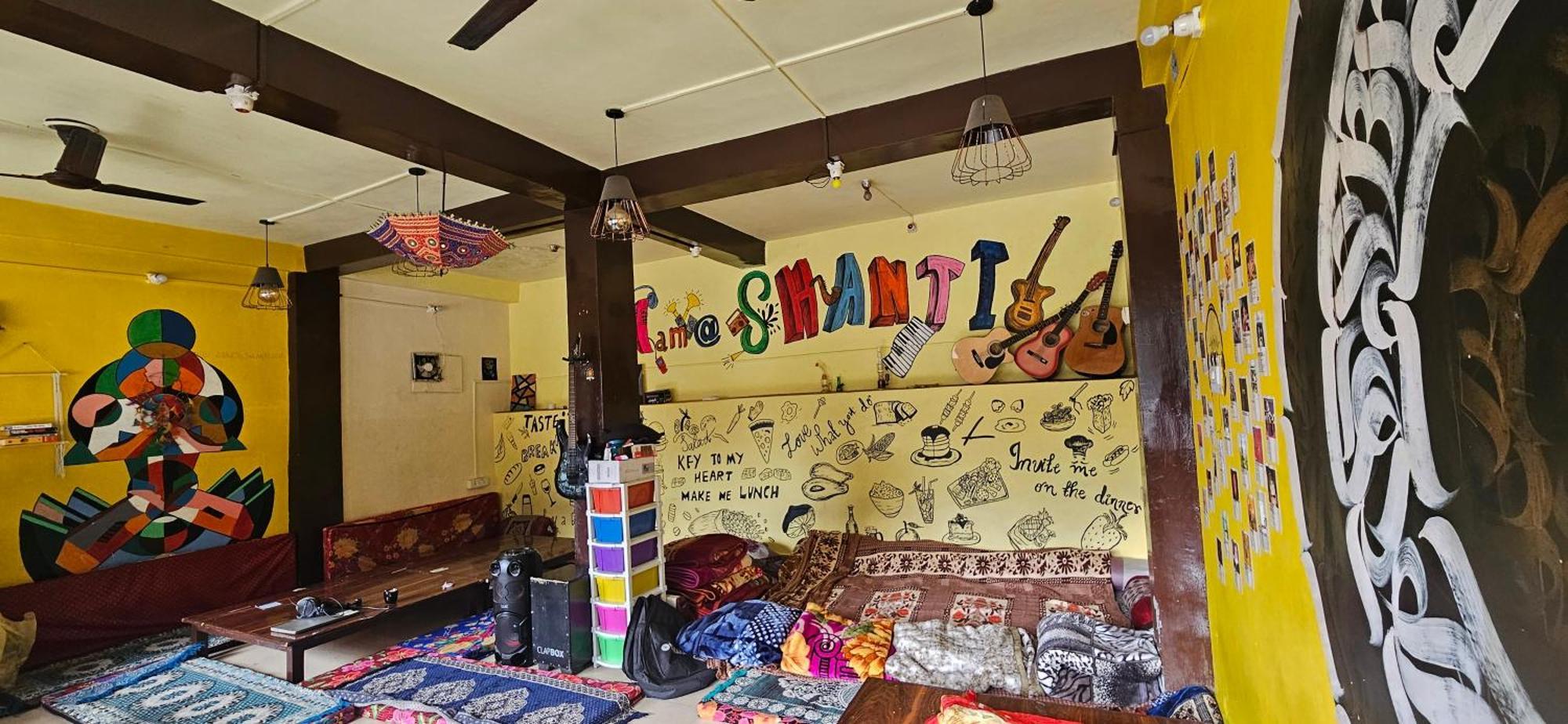 Shanti Cafe & Homestay *
